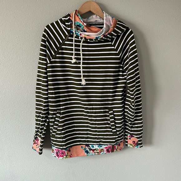 Ampersand Avenue Double Hood Hooded Sweatshirt Floral & Striped Green Medium - Picture 2 of 15